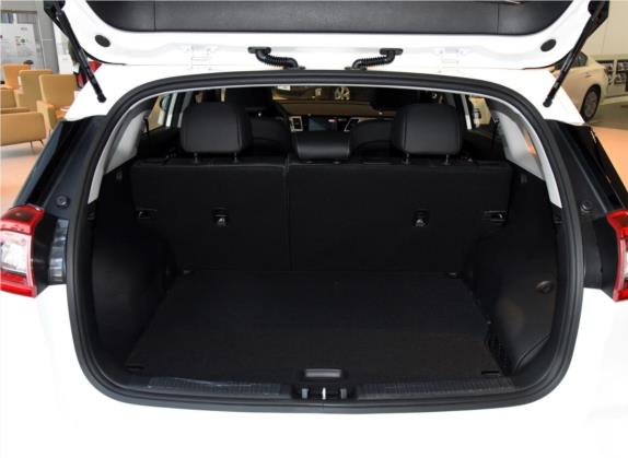 极睿 2017款 1.6L 豪华版 车厢座椅   后备厢
