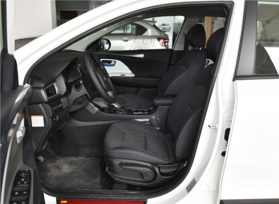 极睿 2017款 1.6L 标准版 车厢座椅   前排空间
