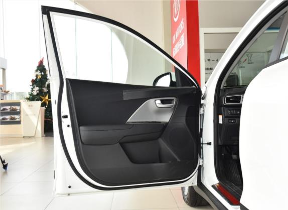 极睿 2017款 1.6L 标准版 车厢座椅   前门板