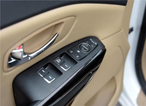 嘉华(进口) 2015款 2.2T 豪华版 国IV 车厢座椅   门窗控制