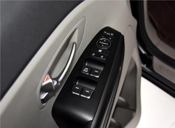 嘉华(进口) 2015款 2.2T 舒适版 国IV 车厢座椅   门窗控制