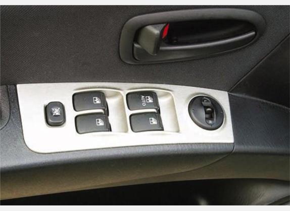佳乐 2005款 2.0L 车厢座椅   门窗控制