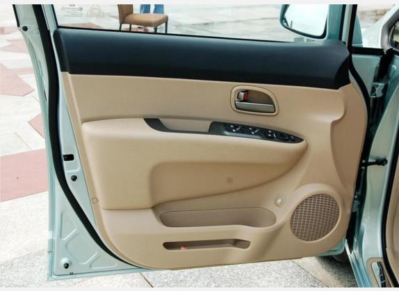 佳乐 2007款 2.0L 7座豪华版 车厢座椅   前门板
