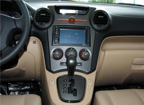 佳乐 2011款 2.0L 7座自动舒适版 中控类   中控台