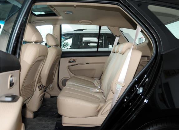 佳乐 2011款 2.0L 7座自动舒适版 车厢座椅   后排空间