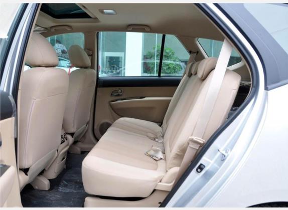 佳乐 2011款 2.0L 5座自动标准版 车厢座椅   后排空间