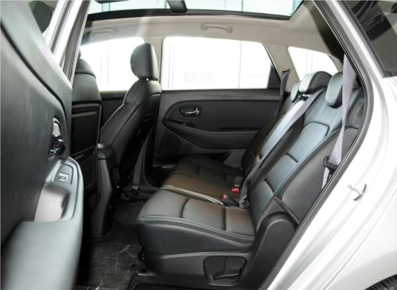 佳乐 2013款 2.0L 7座自动舒适版 国V 车厢座椅   后排空间