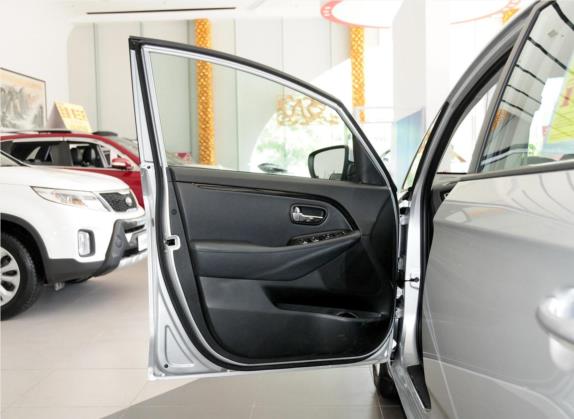 佳乐 2013款 2.0L 7座自动舒适版 国V 车厢座椅   前门板