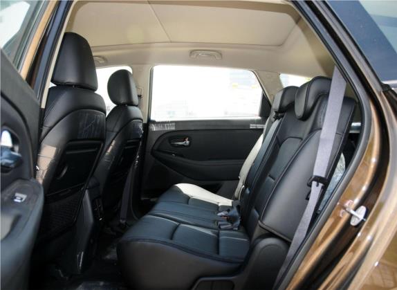 佳乐 2013款 2.0L 5座自动舒适版 国V 车厢座椅   后排空间