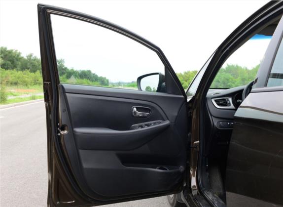 佳乐 2013款 2.0L 5座自动标准版 国V 车厢座椅   前门板