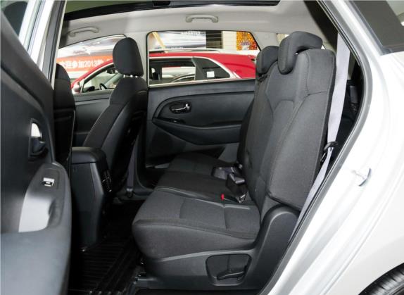 佳乐 2013款 2.0L 7座自动标准版 国V 车厢座椅   后排空间