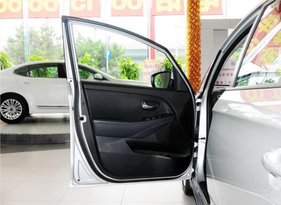 佳乐 2013款 2.0L 7座自动标准版 国V 车厢座椅   前门板