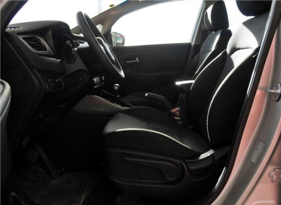 佳乐 2013款 2.0L 7座自动标准版 国IV 车厢座椅   前排空间