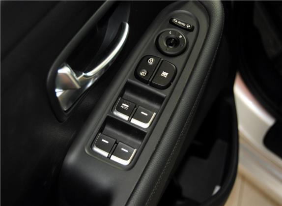 佳乐 2013款 2.0L 7座自动标准版 国IV 车厢座椅   门窗控制