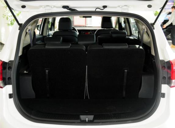 佳乐 2013款 2.0L 7座自动舒适版 国IV 车厢座椅   后备厢
