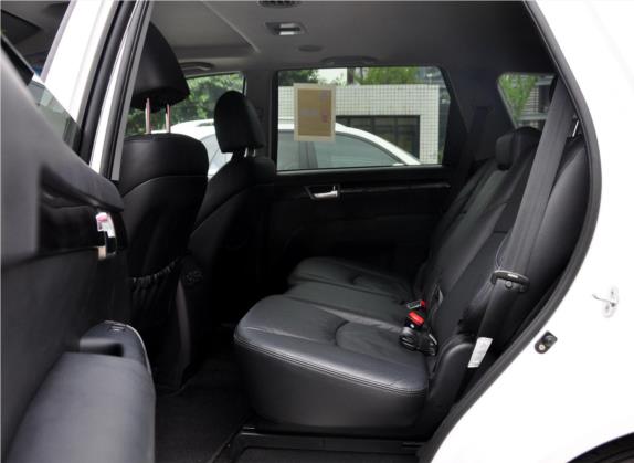 霸锐 2015款 3.8L 豪华版 国IV 车厢座椅   后排空间