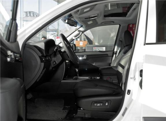 霸锐 2015款 3.8L 豪华版 国V 车厢座椅   前排空间