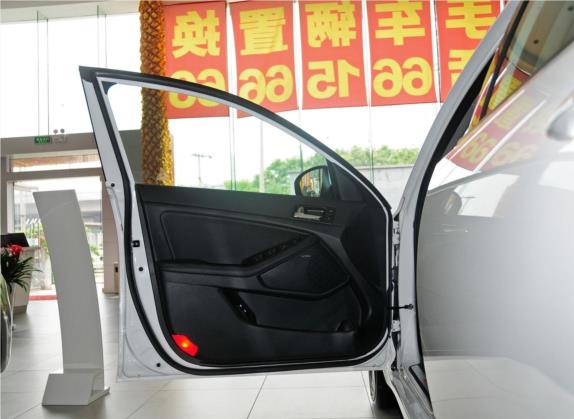 起亚K5(进口) 2013款 2.0L Hybrid 车厢座椅   前门板