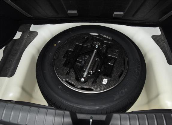 起亚K5(进口) 2014款 2.0L Hybrid 豪华版 其他细节类   备胎