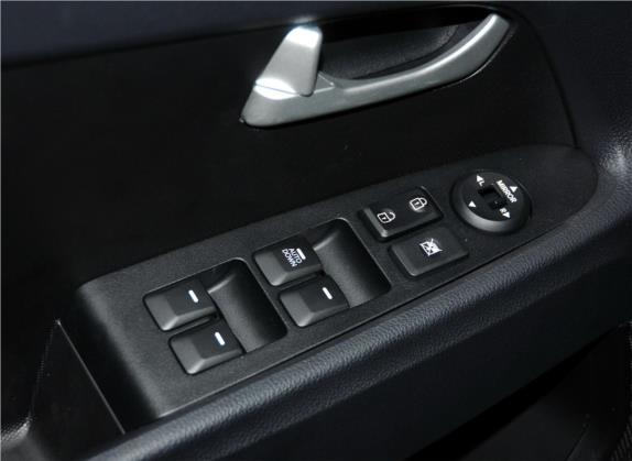 智跑 2012款 2.0L 自动两驱版GL 车厢座椅   门窗控制