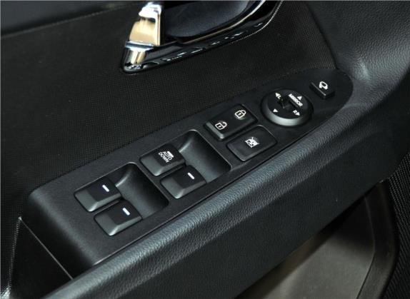 智跑 2012款 2.0L 自动四驱版GLS 车厢座椅   门窗控制