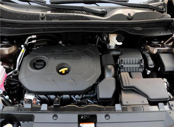 智跑 2012款 2.0L 自动两驱版NAVI 其他细节类   发动机舱