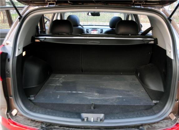 智跑 2012款 2.0L 自动两驱版NAVI 车厢座椅   后备厢