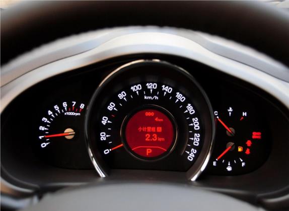 智跑 2012款 2.0L 自动两驱版NAVI 中控类   仪表盘