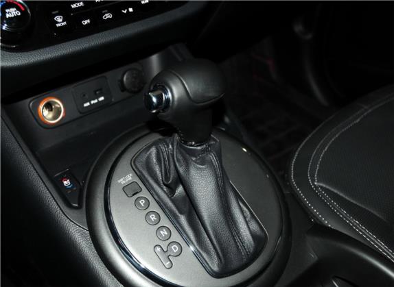 智跑 2014款 2.0L 自动两驱版Premium Special 中控类   挡把