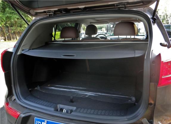 智跑 2014款 2.4L 自动四驱版GLS 车厢座椅   后备厢