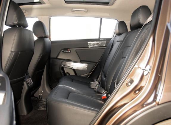 智跑 2015款 2.0L 自动两驱版DLX 车厢座椅   后排空间