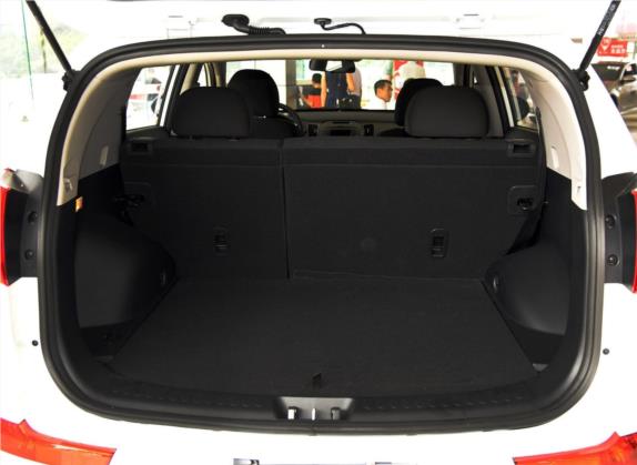 智跑 2016款 2.0L 手动两驱版GL 车厢座椅   后备厢