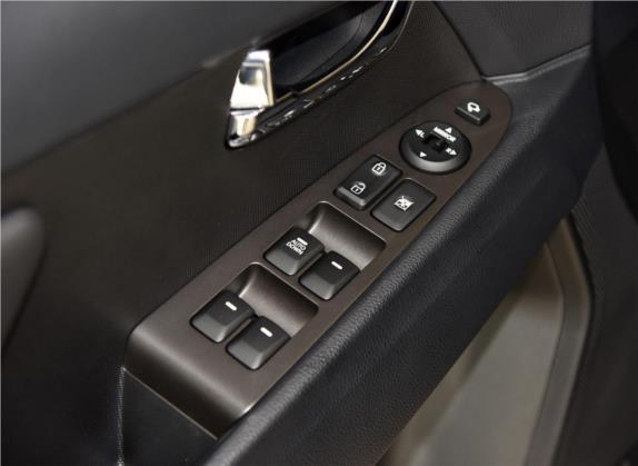 智跑 2016款 2.0L 自动两驱版GLS 车厢座椅   门窗控制