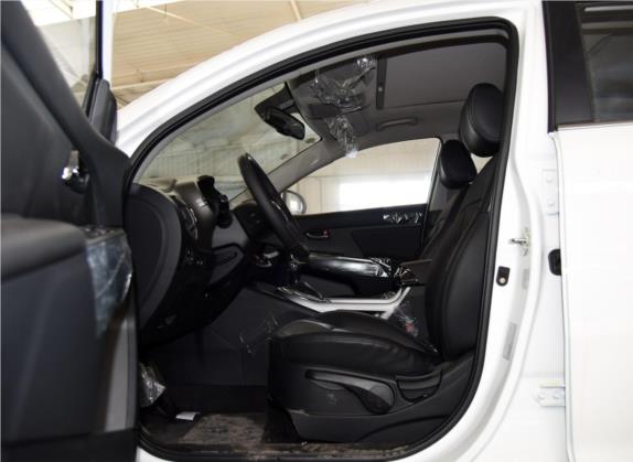 智跑 2016款 2.0L 自动两驱版DLX 车厢座椅   前排空间
