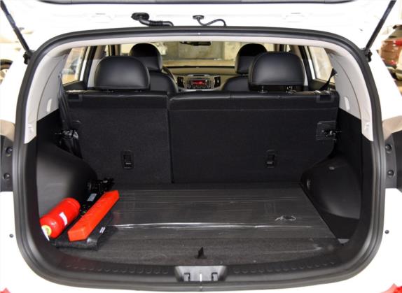 智跑 2016款 2.0L 自动两驱版DLX 车厢座椅   后备厢