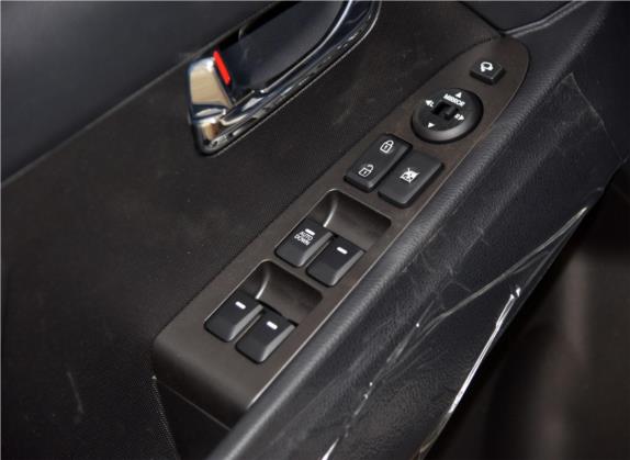 智跑 2016款 2.0L 自动两驱版DLX 车厢座椅   门窗控制