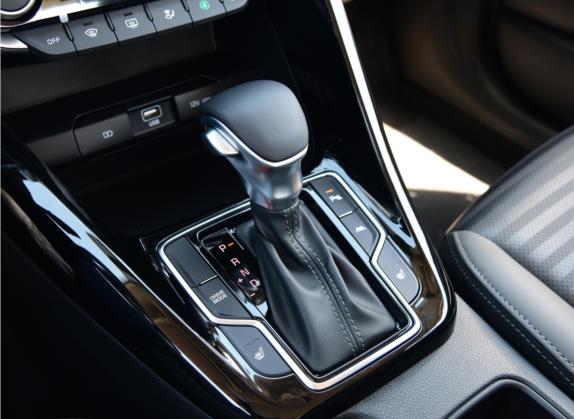 智跑 2019款 2.0L 自动智享豪华加强款 中控类   挡把