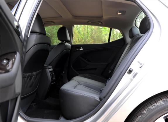 起亚K5 2011款 2.4L 自动Premium 车厢座椅   后排空间