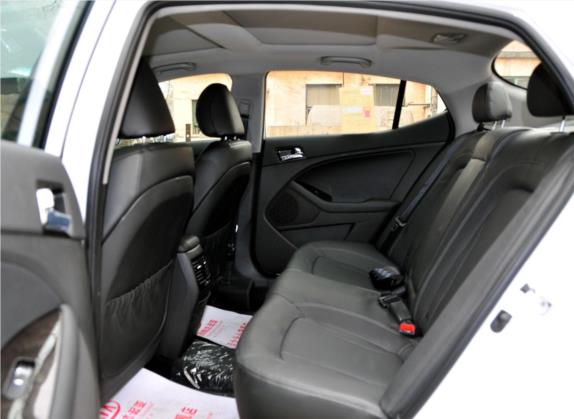 起亚K5 2011款 2.0L 自动Premium 车厢座椅   后排空间