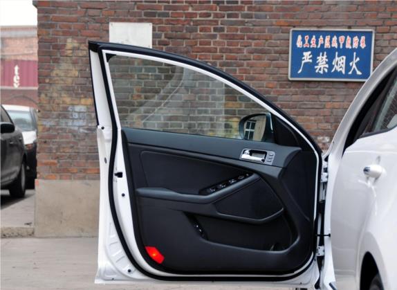 起亚K5 2011款 2.0L 自动Premium 车厢座椅   前门板