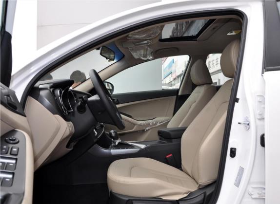起亚K5 2011款 2.0L 自动GL 车厢座椅   前排空间