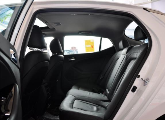 起亚K5 2011款 2.0L 自动TOP 车厢座椅   后排空间