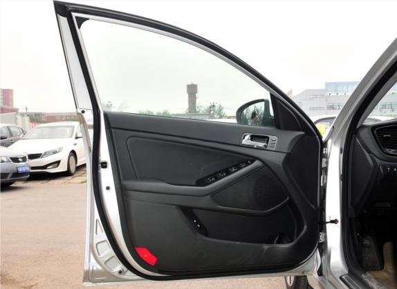 起亚K5 2011款 2.4L 自动TOP 车厢座椅   前门板