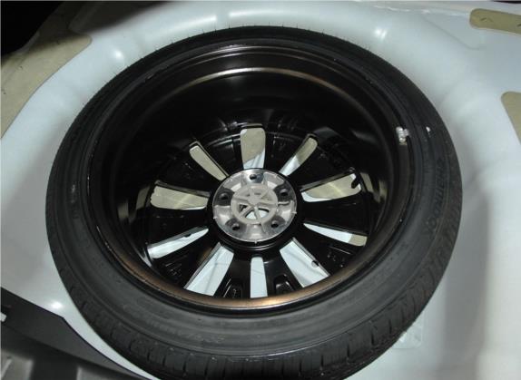 起亚K5 2012款 2.0L 自动DLX 其他细节类   备胎