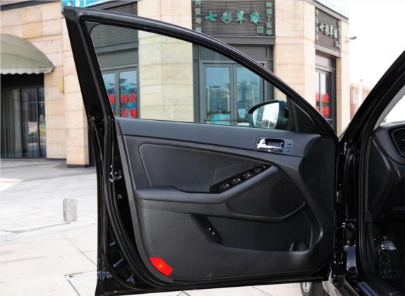 起亚K5 2012款 2.0L 自动Premium 车厢座椅   前门板