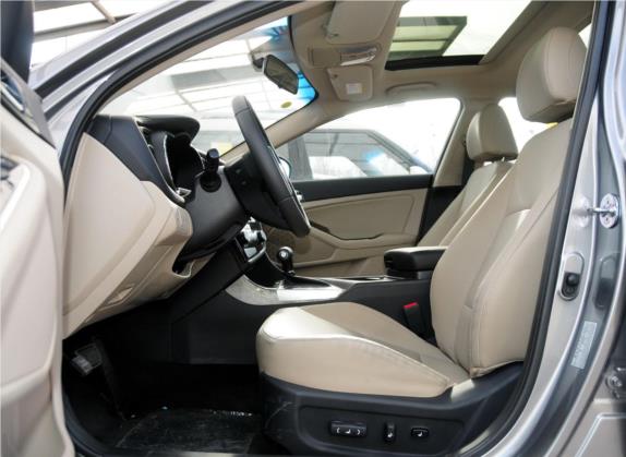 起亚K5 2014款 2.0L 自动LUXURY 车厢座椅   前排空间