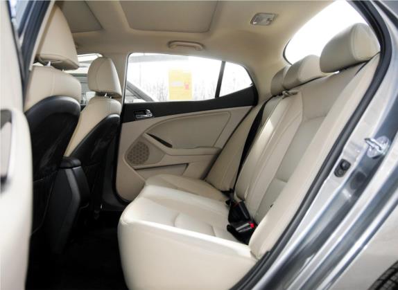 起亚K5 2014款 2.0L 自动LUXURY 车厢座椅   后排空间