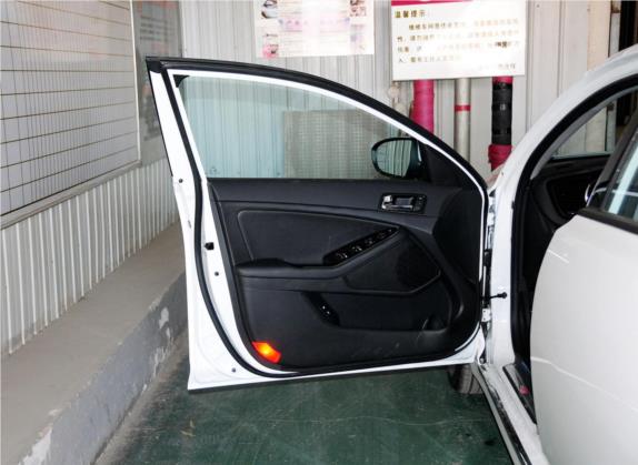 起亚K5 2014款 2.0L 自动PREMIUM 2 车厢座椅   前门板