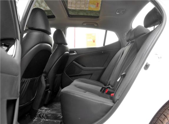 起亚K5 2014款 2.0T 自动T-PREMIUM 车厢座椅   后排空间
