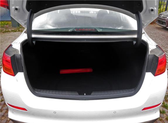 起亚K5 2014款 2.0T 自动T-PREMIUM 车厢座椅   后备厢